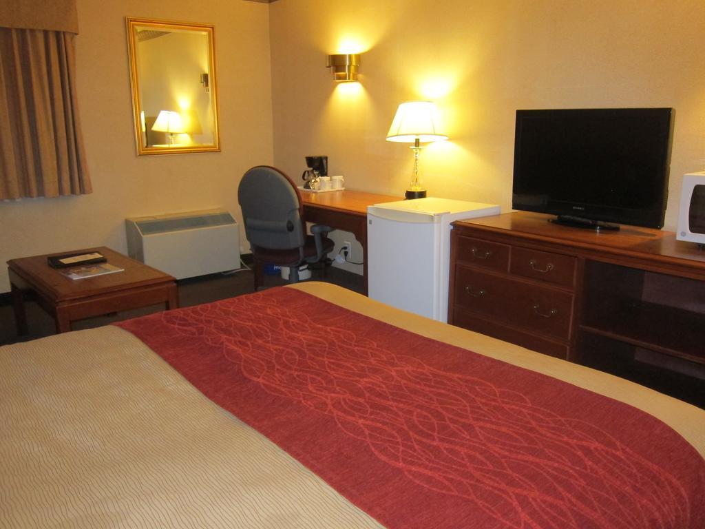 Comfort Inn Meadowvale Mississauga Exterior photo