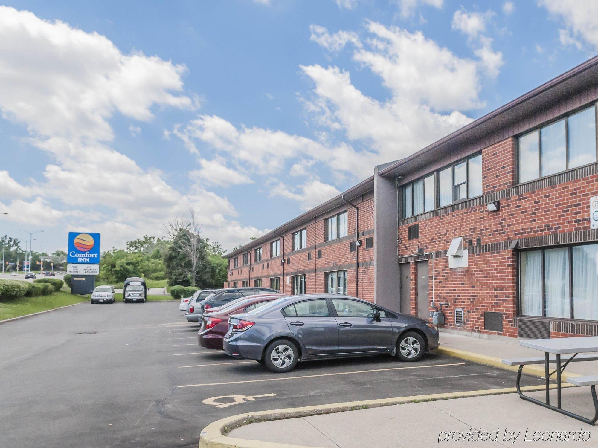 Comfort Inn Meadowvale Mississauga Exterior photo