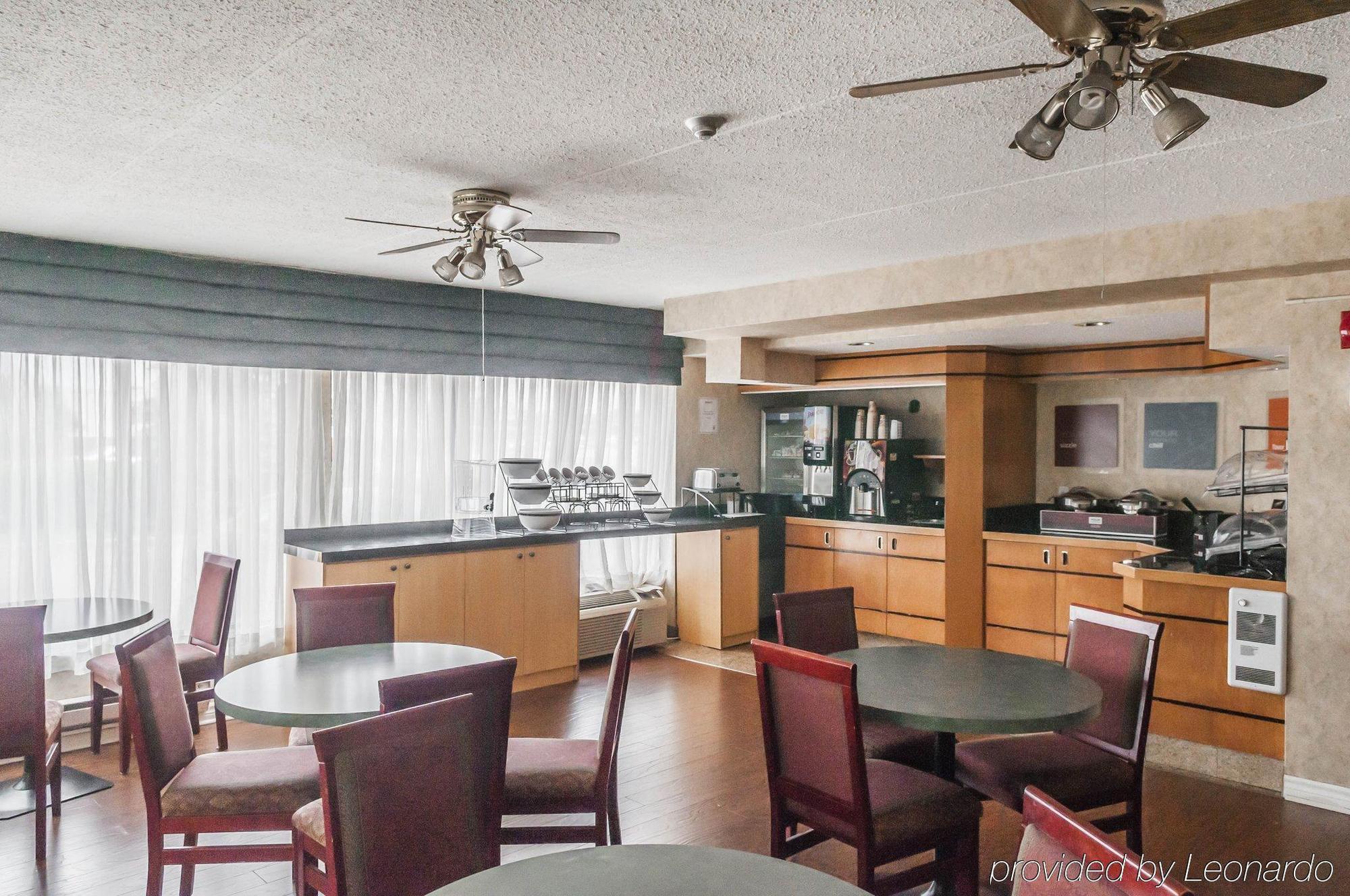 Comfort Inn Meadowvale Mississauga Exterior photo