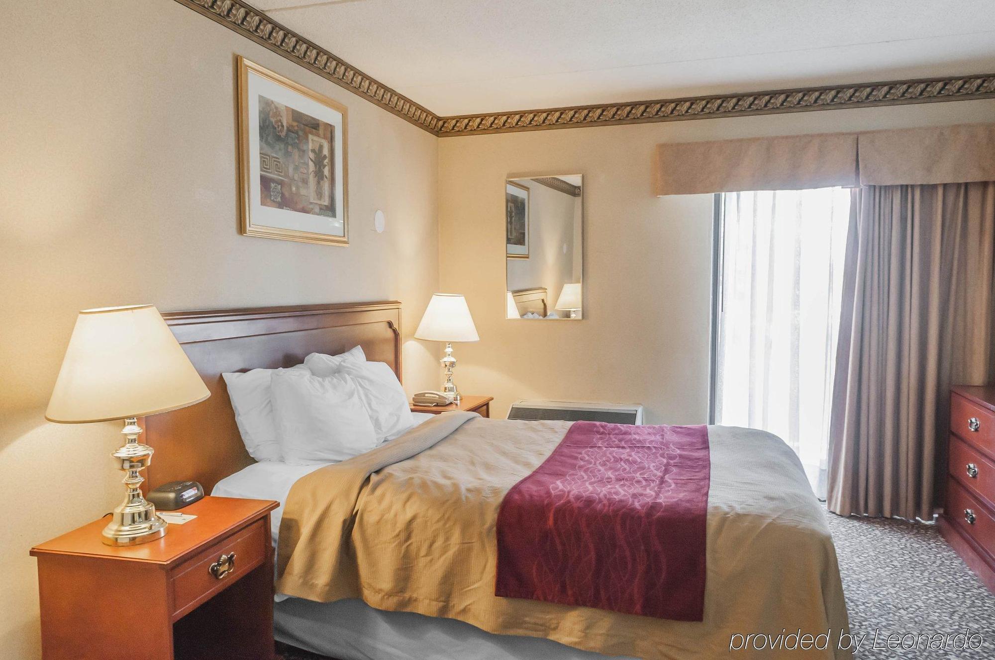 Comfort Inn Meadowvale Mississauga Exterior photo