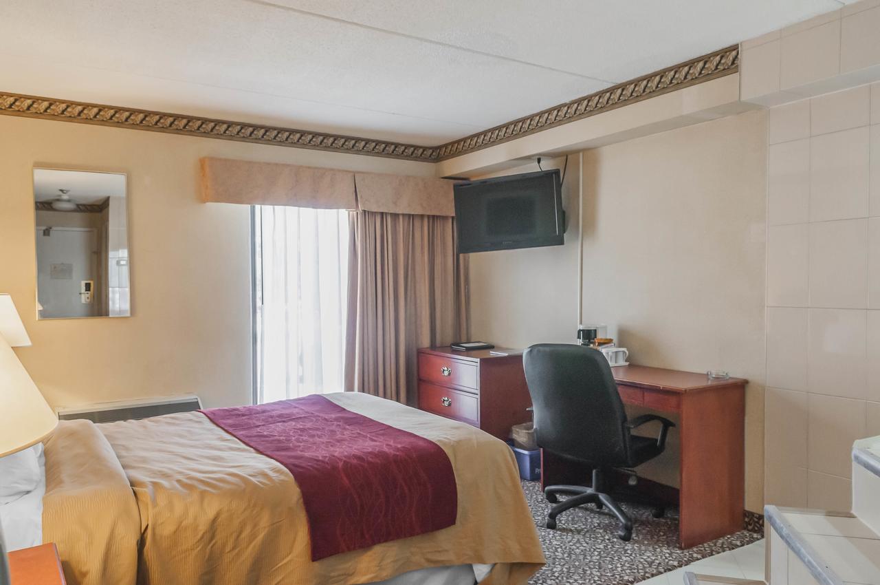 Comfort Inn Meadowvale Mississauga Exterior photo