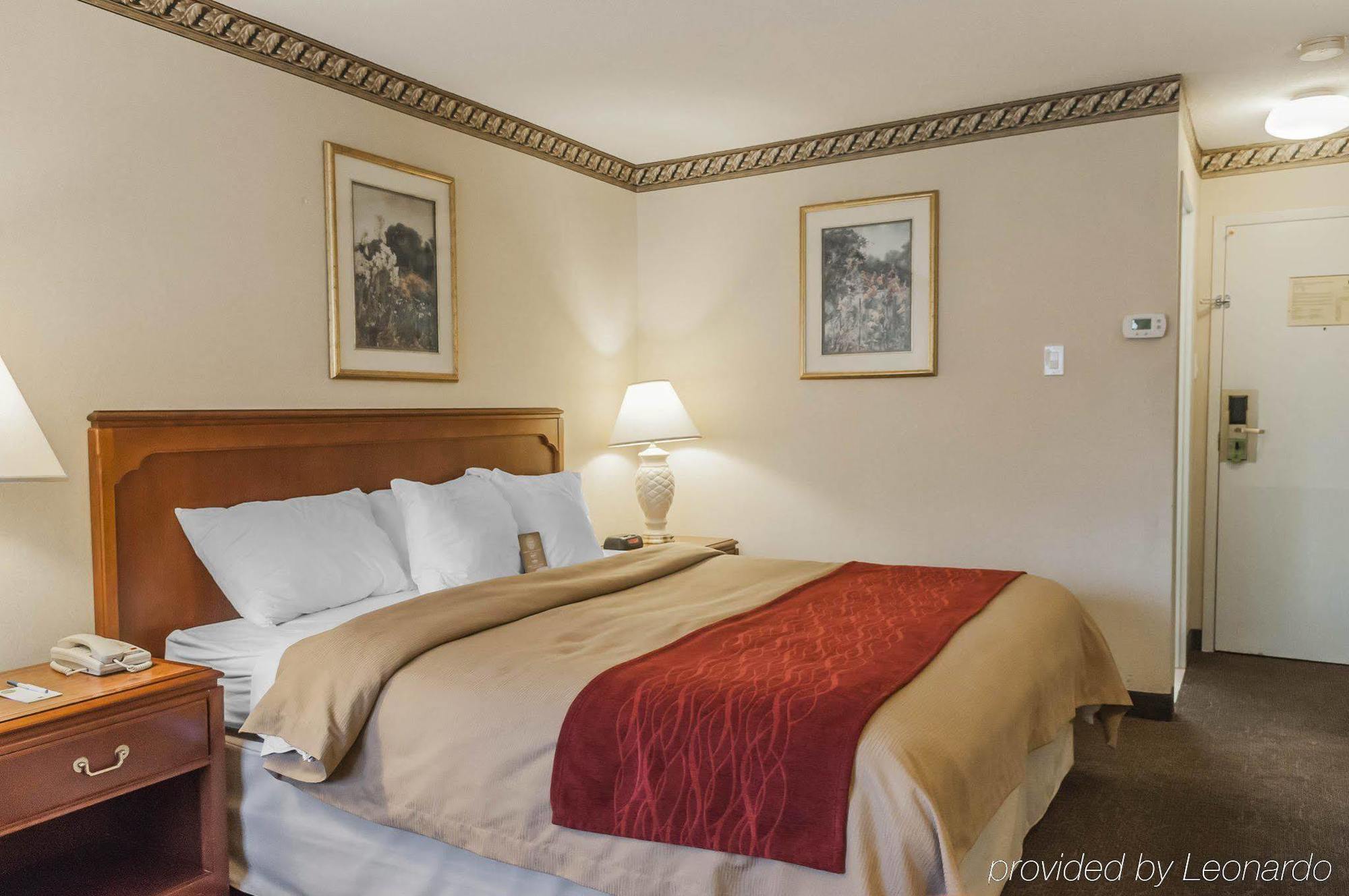 Comfort Inn Meadowvale Mississauga Exterior photo