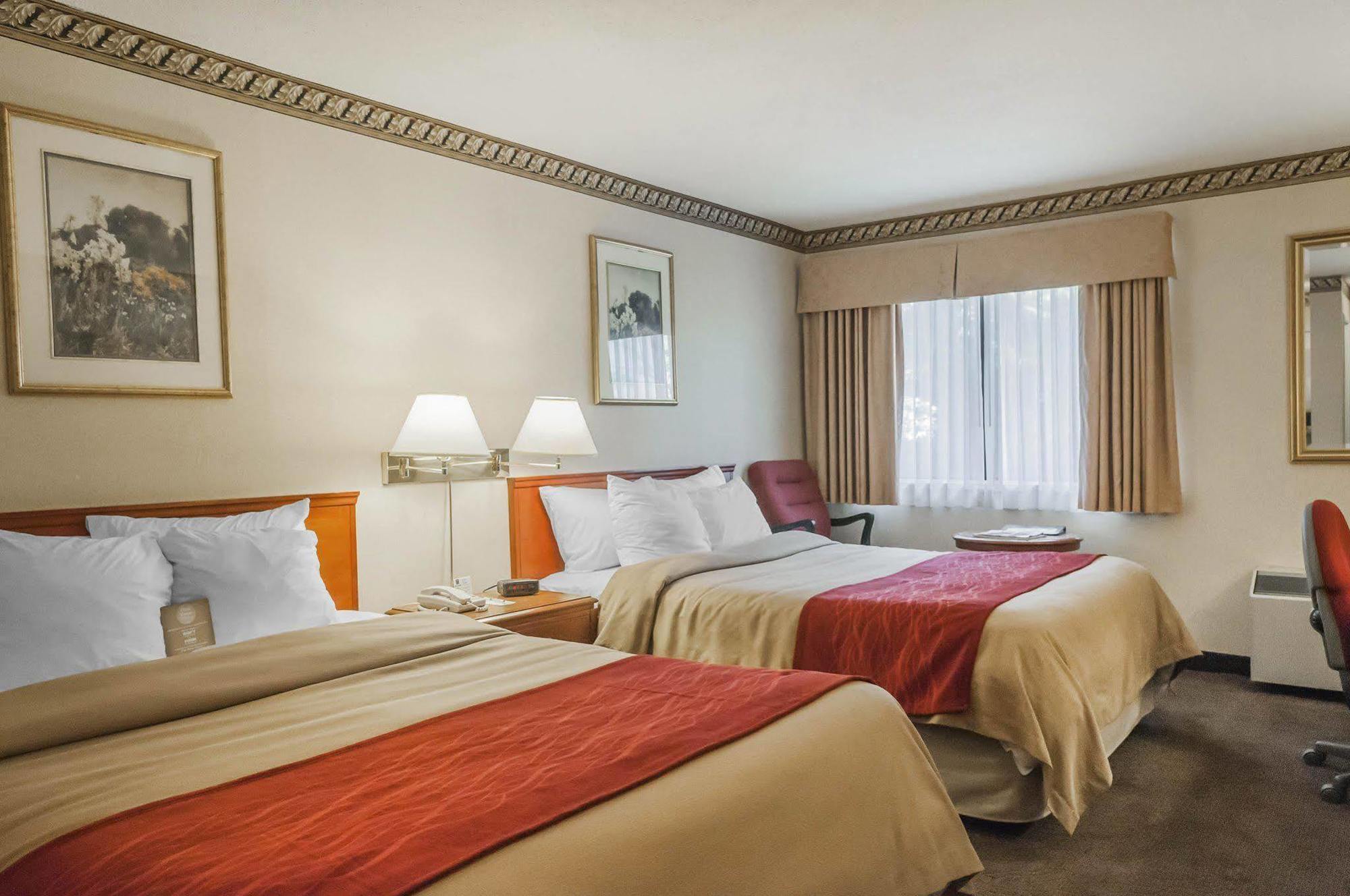 Comfort Inn Meadowvale Mississauga Exterior photo