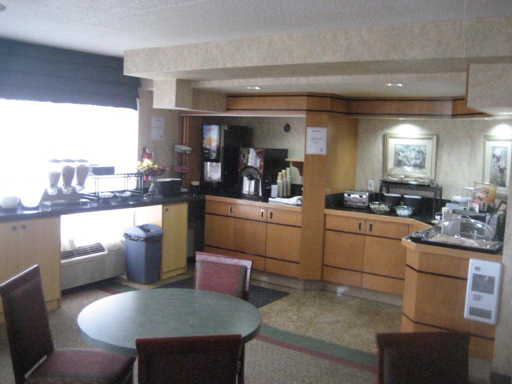 Comfort Inn Meadowvale Mississauga Exterior photo